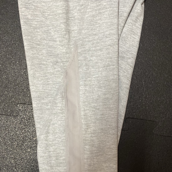 Gaiam XS heather gray capri leggings - Picture 4 of 7